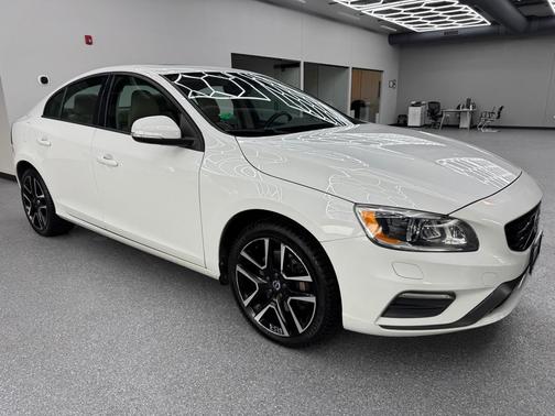 2017 Volvo S60 T5 Dynamic