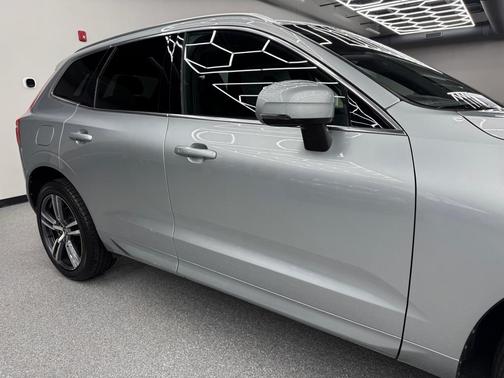 2018 Volvo XC60 T5 Momentum