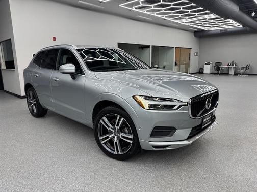 2018 Volvo XC60 T5 Momentum