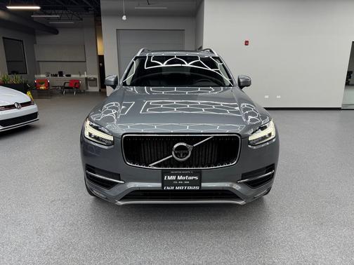 2017 Volvo XC90 T6 Momentum