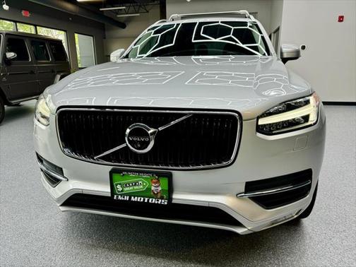 2017 Volvo XC90 T6 Momentum