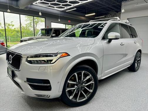 2017 Volvo XC90 T6 Momentum