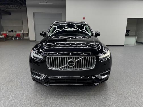 2023 Volvo XC90 B6 Plus 7-Seater