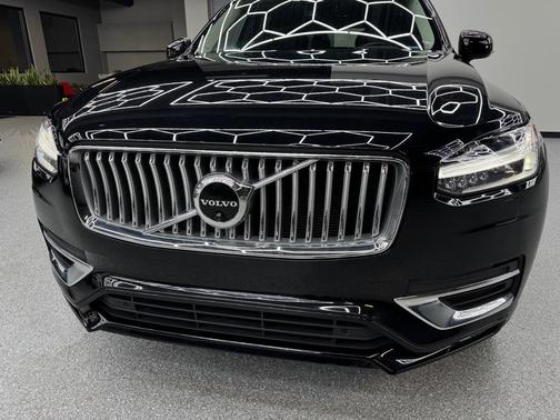 2023 Volvo XC90 B6 Plus 7-Seater