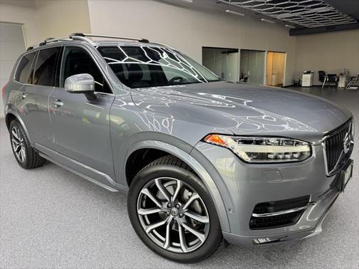 2017 Volvo XC90 T6 Momentum
