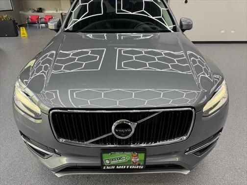 2017 Volvo XC90 T6 Momentum