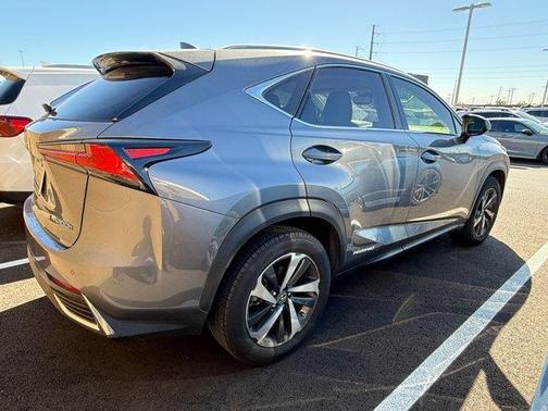 2021 Lexus NX 300h 