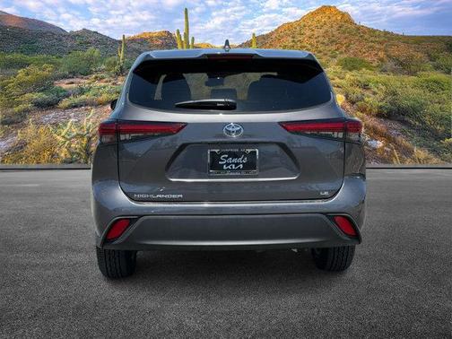 2021 Toyota Highlander LE