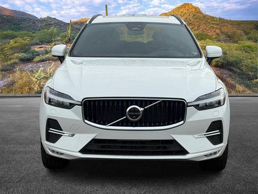 2022 Volvo XC60 B5 Momentum