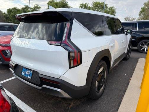 2024 Kia EV9 Light Short Range