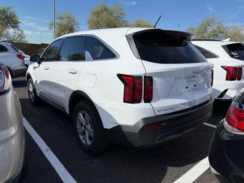2023 Kia Sorento LX