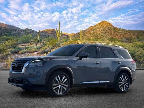 Boulder Gray Pearl 2022 Nissan Pathfinder Platinum
