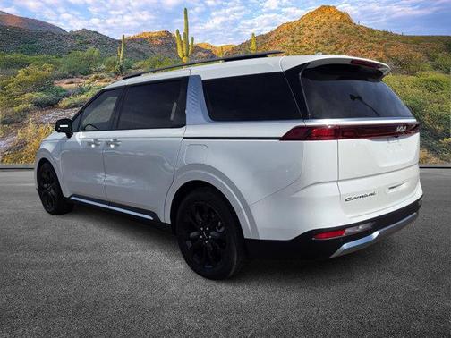 2022 Kia Carnival SX