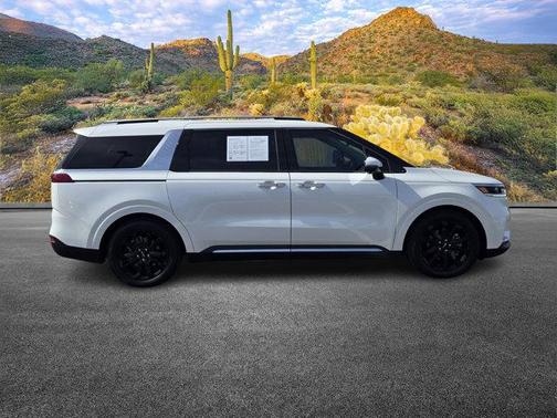 2022 Kia Carnival SX