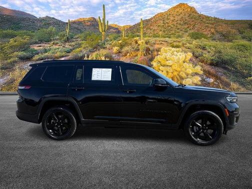 2023 Jeep Grand Cherokee L Laredo