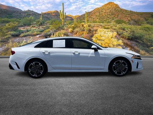 2022 Kia K5 EX