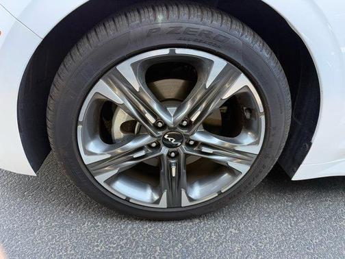 2022 Kia K5 EX