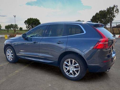 2020 Volvo XC60 T5 Momentum