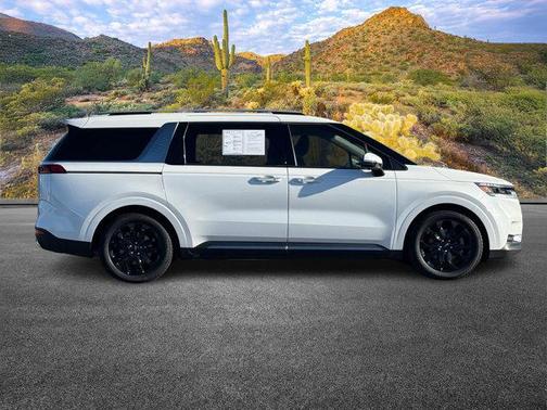 2024 Kia Carnival SX