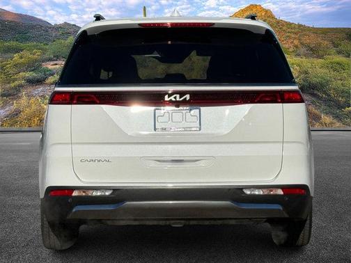 2024 Kia Carnival SX