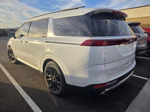 2024 Kia Carnival SX