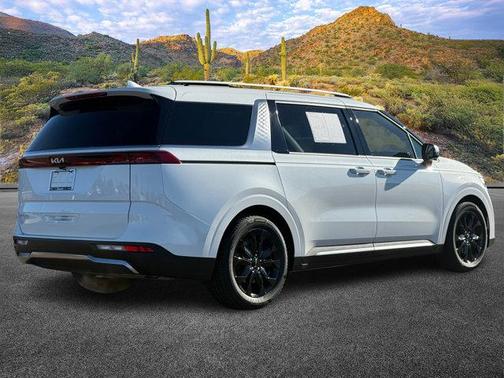 2024 Kia Carnival SX