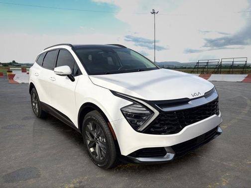 Glacial White Pearl 2024 Kia Sportage SX