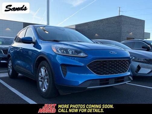 Velocity Blue Metallic 2020 Ford Escape SE