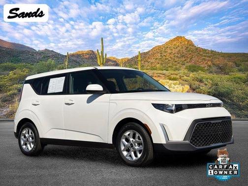 White 2025 Kia Soul