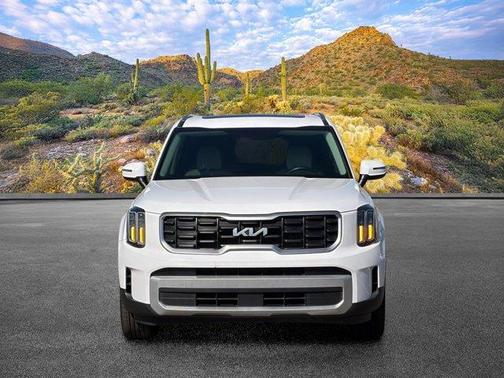 Glacial White Pearl 2024 Kia Telluride S