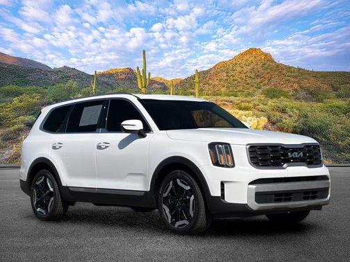 Glacial White Pearl 2024 Kia Telluride S