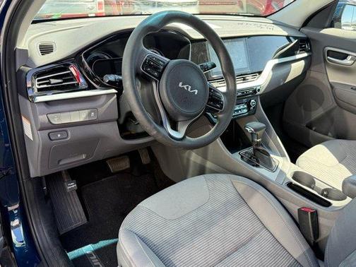 2022 Kia Niro LX