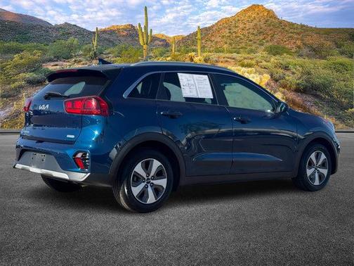 2022 Kia Niro LX