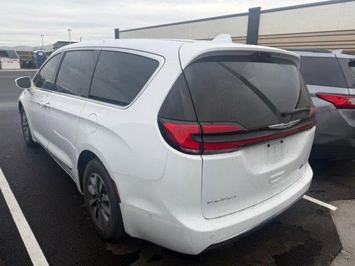 2022 Chrysler Pacifica Hybrid Limited