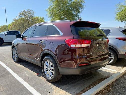 2018 Kia Sorento LX