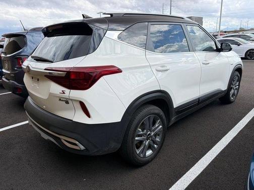2021 Kia Seltos S