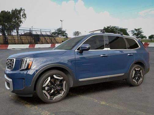 Midnight Black 2024 Kia Telluride S