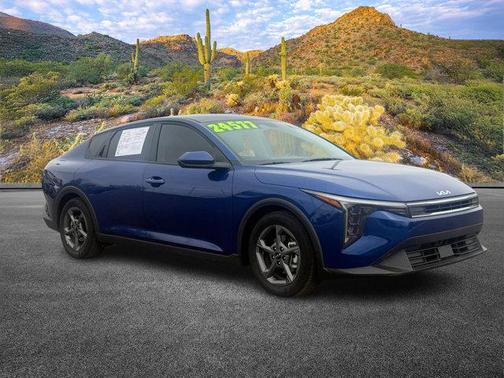 2025 Kia K4 LXS