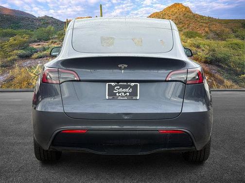 2023 Tesla Model Y Base