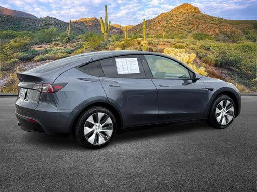 2023 Tesla Model Y Base