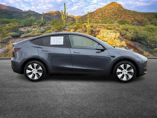 2023 Tesla Model Y Base
