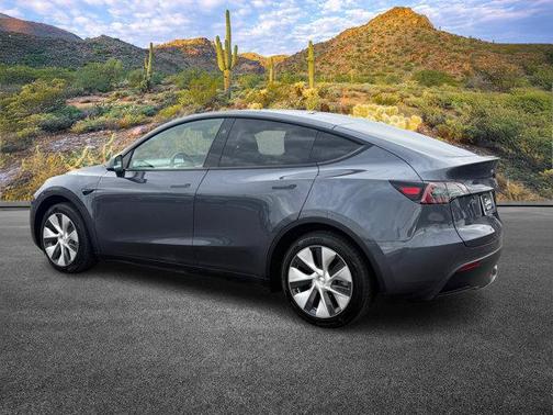 2023 Tesla Model Y Base