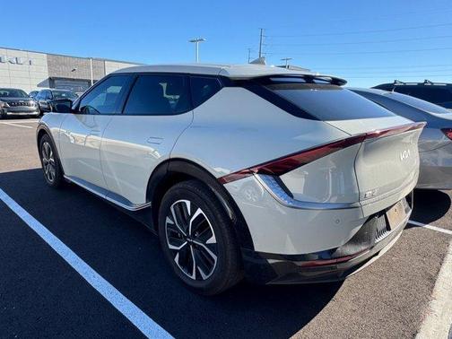 2022 Kia EV6 Wind