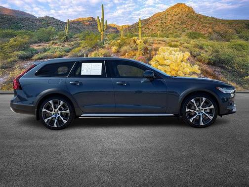 2023 Volvo V90 Cross Country B6 Ultimate