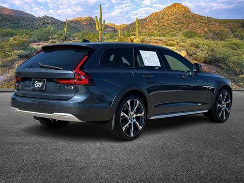 2023 Volvo V90 Cross Country B6 Ultimate