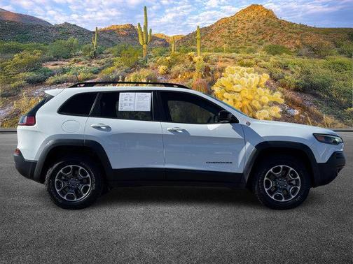 2022 Jeep Cherokee Trailhawk