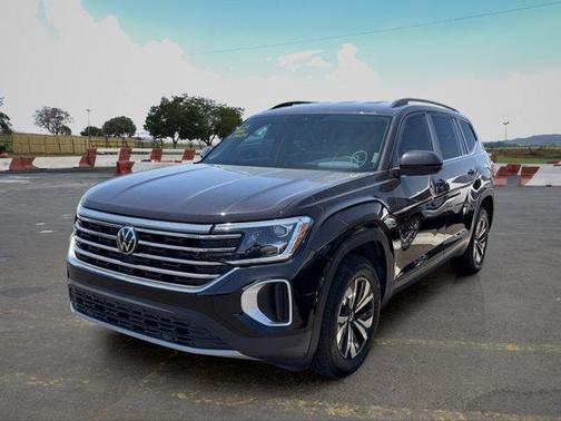 Deep Black Pearl Effect 2024 Volkswagen Atlas 2.0T SE