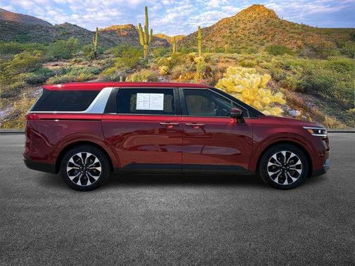 2023 Kia Carnival EX