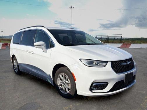 Bright White Clearcoat 2022 Chrysler Pacifica Touring-L