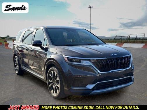 Metal 2024 Kia Carnival EX